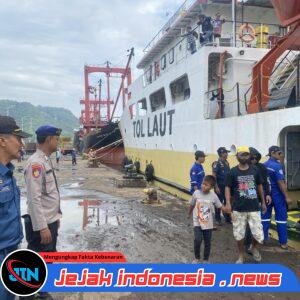 Satpolairud Polresta Banyuwangi Menggelar Patroli Dialogis & Binluh Di Kawasan Pelabuhan Umum Tanjungwangi