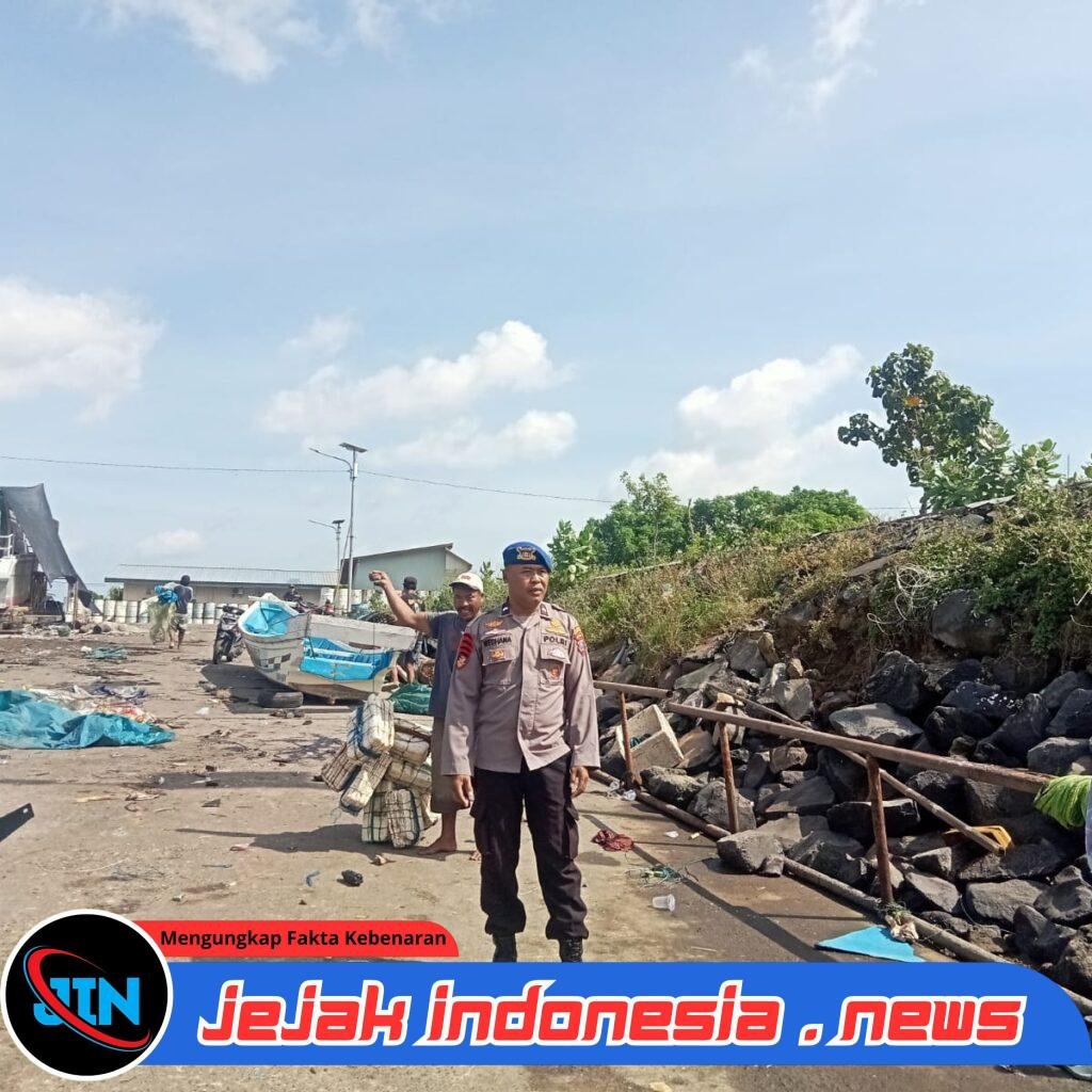 Satpolairud Polresta Banyuwangi Patroli Dialogis di Pelabuhan Muncar