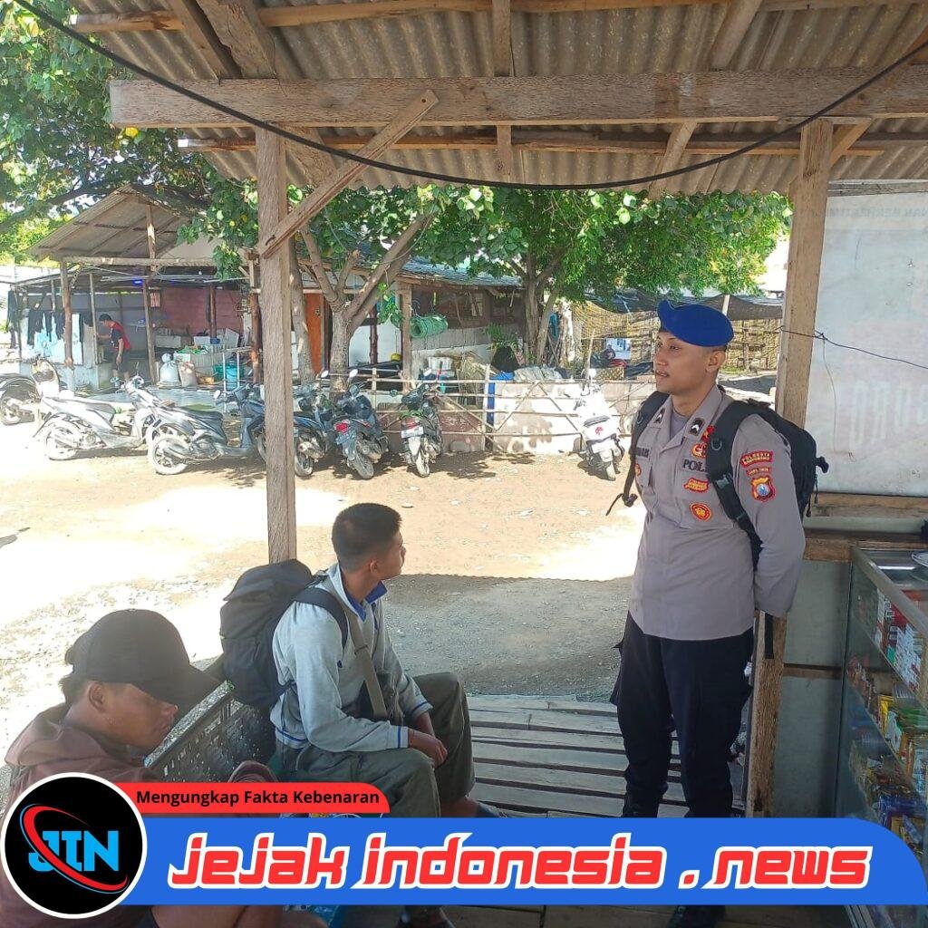 Personel Satpolairud Polresta Banyuwangi Meningkatkan Patroli Dialogis Di Kawasan Pesisir Pantai Meneng