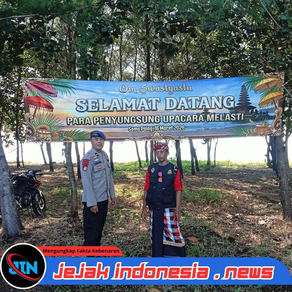 Personel Satpolairud Polresta Banyuwangi Melaksanakan Pengamanan Kegiatan Melasti Rangkaian Hari Raya Nyepi Tahun Baru Saka 1948