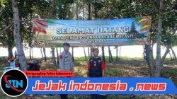 Personel Satpolairud Polresta Banyuwangi Melaksanakan Pengamanan Kegiatan Melasti Rangkaian Hari Raya Nyepi Tahun Baru Saka 1948