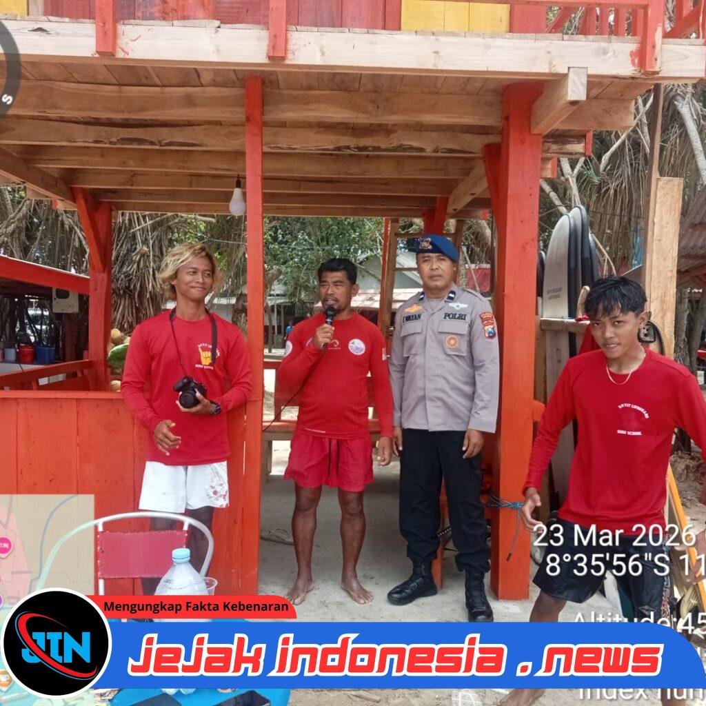 Satpolairud Polresta Banyuwangi Giat Patroli Di Pantai Pulau Merah