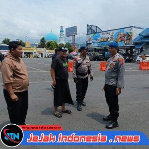 Satpolairud Polresta Banyuwangi Menjadi Penenang Bagi Para Pemudik Yang Hendak Menyeberang ke Bali