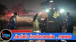 *Brimob Metro Jaya Sigap Amankan Kebakaran SPBE di Bekasi, Situasi Cepat Terkendali*