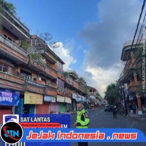 Laksanakan Pos Sore, Satlantas Polres Karangasem Laksanakan Pengaturan di Pasar Senggol Jalan Gajah Mada Amlapura