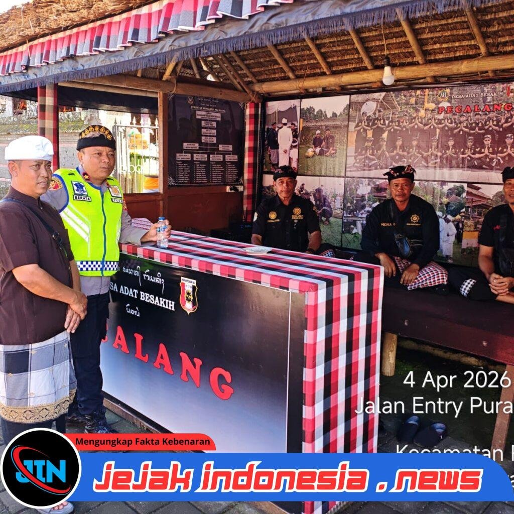 Kapolsek Rendang Sambangi Pecalang Besakih Dialogis Kamtibmas Guna Menjaga Situasi Tetap Kondusif