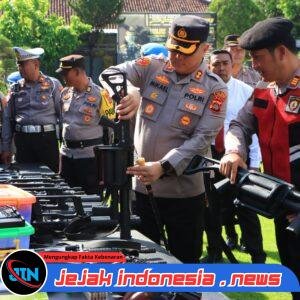 Pastikan Kesiapan Tugas, Kapolres Klungkung Cek Langsung Kelayakan Sarpras dan Senpi.