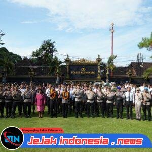 Kapolres Klungkung Lepas Personel Purna Bhakti dan Berikan Penghargaan Bagi 20 Anggota Berprestasi.