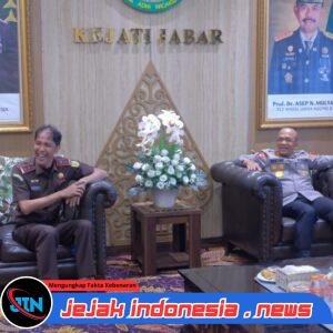 Perkuat Sinergi Penegakan Hukum, Kapolda Jabar Sambangi Kejati Jawa Barat