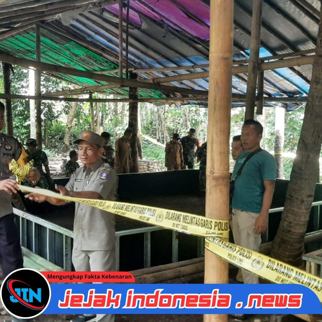 Polsek Baros Polresta Serang Kota Tertibkan dan Bongkar Arena Sabung Ayam di Desa Cisalam