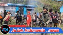 Satgas Ops Damai Cartenz Hadir di Tengah Tradisi Bakar Batu di Sugapa, Bangun Kebersamaan dengan Warga