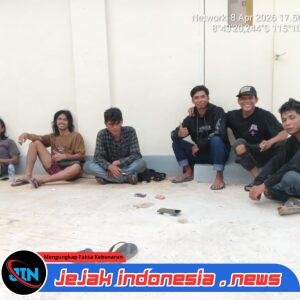 ABK kapal cari sampingan kerja untuk menyambung hidup karena kapal ,keluhkan solar langka di Benoa Bali.