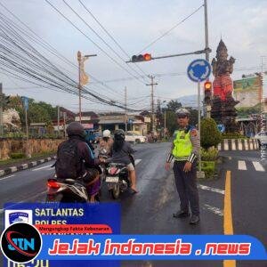 Personil Lantas Laksanakan Gatur Pagi Demi Ketertiban Dan Kelancaran Arus Lalin Di Ktl 1 Subagan