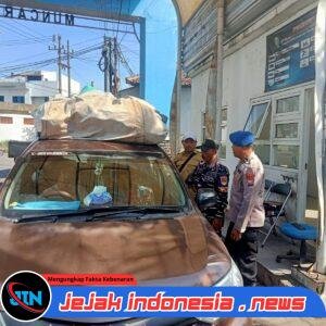 Satpolairud Polresta Banyuwangi Melaksanakan Patroli Dialogis dan Pembinaan Masyarakat (Binluh) Di Kawasan Pelabuhan Muncar