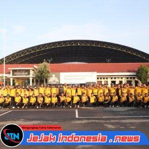 *Gowes Ceria, Personel Polres Kediri Jaga Kebugaran di Tengah Tugas*