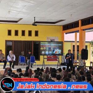 Satgaswil Densus 88 Papua Barat Bekali Siswa SMPN 1 Kota Sorong, Bentengi Pelajar dari Radikalisme di Media Sosial