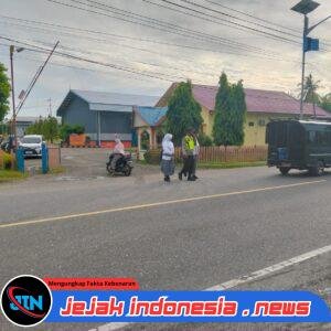 Strong Point Pagi, Polsek Blang Mangat Atur Lalu Lintas di Depan Sekolah