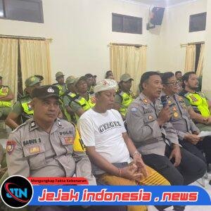 Sat Binmas Polres Klungkung Ikuti Siaran Ronda Malam Bersama RRI, Aktifkan Satkamling di Desa Gelgel.