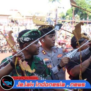 Kapolres Gianyar Hadiri dan Pastikan Pengamanan Pawai Budaya HUT Kota Gianyar ke-255 Berjalan Aman dan Kondusif