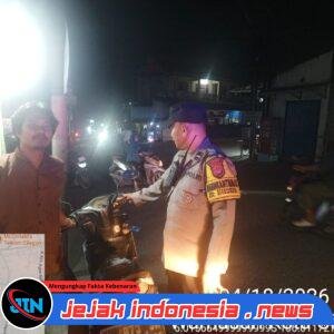 Patroli Malam Polsek Ciwandan Berikan Himbauan Dan Cipta Kondisi Sitkamtibmas.