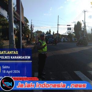 Laksanakan Pos Sore Satuan Lalu Lintas Personil Lantas Melaksanakan Penjagaaan Dan Pengaturan di Ktl 2