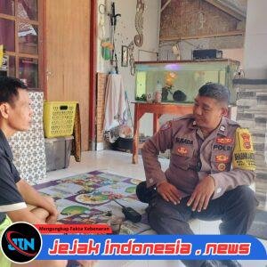 Sinergi Bhabinkamtibmas dgn Tokoh Lingkungan Jaga Kamtibmas Sidembunut tetap kondusif