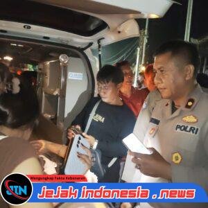 Respons Cepat Kapolsek Gianyar Selamatkan Warga Sesak Napas Saat Hiburan HUT Kota Gianyar