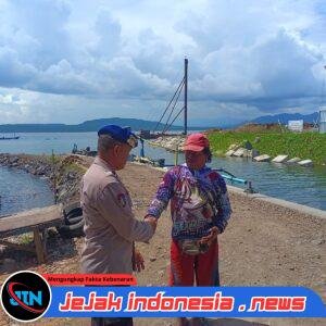 Satpolairud Polresta Banyuwangi Giat Patroli Di Pesisir Pantai Meneng