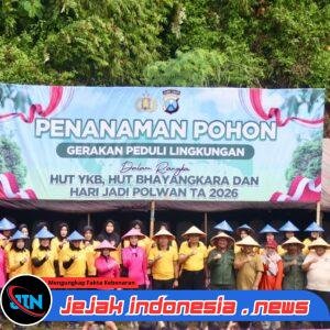 Kapolres Pasuruan Turut Serta Tanam Pohon Dalam Rangka HUT Yayasan Kemala Bhayangkari