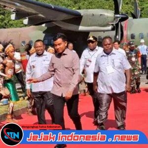 Tiba di Raja Ampat, Wapres Disambut Tarian Gale-Gale dan Prosesi Adat Mansorandak
