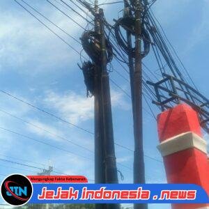 “Laba-Laba” Kabel Semrawut Hiasi Langit Jalan Sudirman Bulusan, Warga Keluhkan Bahaya dan Gangguan Estetika