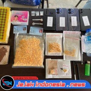 *Satresnarkoba Polres Jakbar Ungkap Peredaran Ekstasi dan Sabu, 2 Pelaku Diamankan*