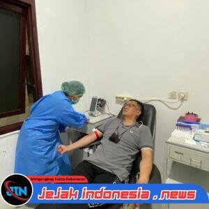 Berintegritas Dan Humanis Aiptu Widodo Layani Masyarakat Mendonorkan Darahnya Di RSUD Salak Pakpak Bharat.