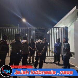 *POLRES SERANG MEMBERIKAN PELAYANAN TERHADAP AKSI SPONTANITAS WARGA  DI PT. MOWILEX INDONESIA, SITUASI AMAN KONDUSIF*