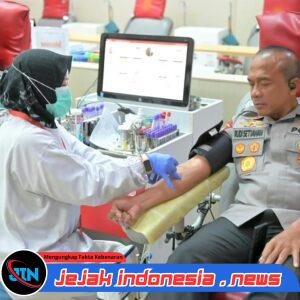 Wujud Nyata Kemanusiaan, Kapolda Jabar Pimpin Aksi Donor Darah Massal di Markas PMI Bandung