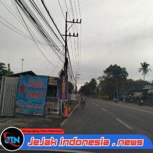 Lapak Buah dan Tiket Online di Bahu Jalan Picu Rawan Kecelakaan di Jalur Situbondo–Banyuwangi