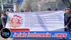 Medan Membara Ratusan Massa ‘Geruduk’ DPRD, Desak Hak Interpelasi Terhadap Wali Kota Rico Waas