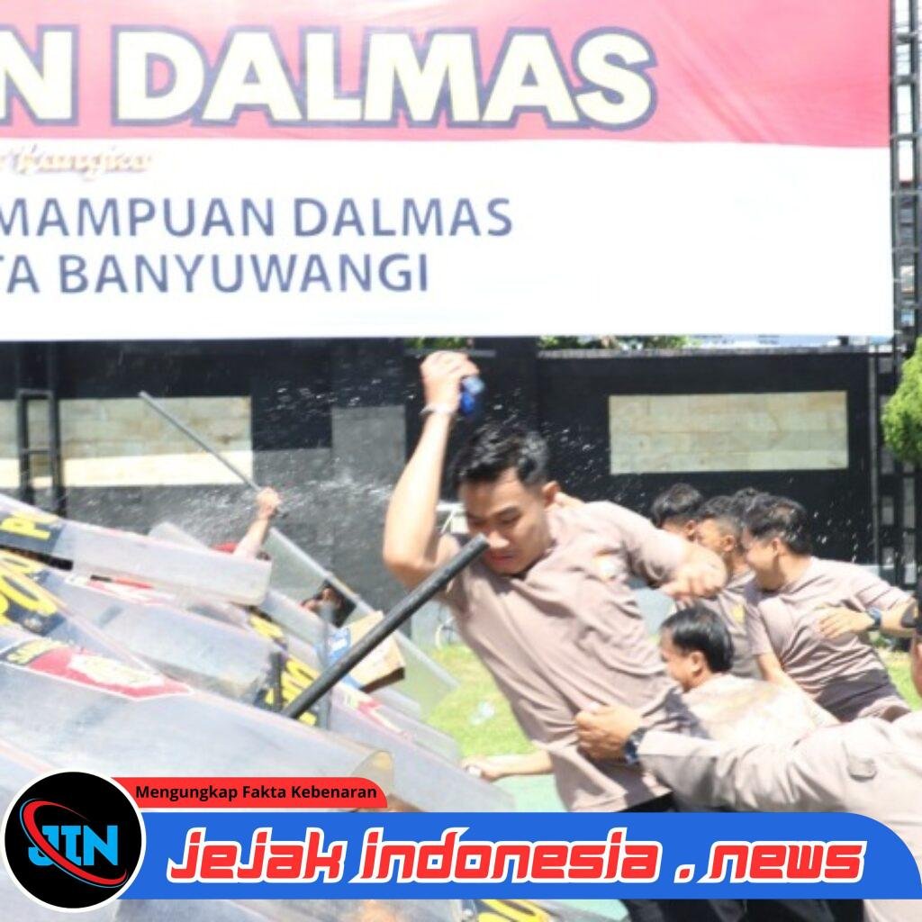 *Siaga Tanpa Jeda, Polresta Banyuwangi Mantapkan Formasi Dalmas Demi Kenyamanan Bumi Blambangan*