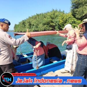 Satpolairud Polresta Banyuwangi Giat Patroli Di Pantai Wisata Bangsring Underwater