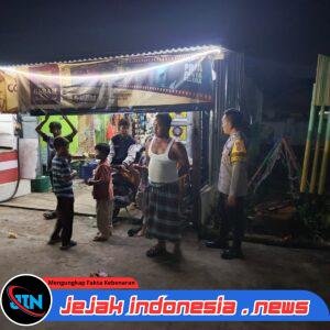 Bhabinkamtibmas Sambangi Warga Masyarakat Nongkrong untuk Peningkatan Ketaqwaan dan Pencegahan Paham Radikal