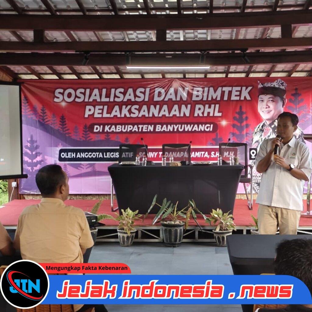 Sonny Danaparamita Dorong Rehabilitasi Hutan, Libatkan Kelompok Tani di Banyuwangi