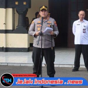 Penyerahan Alat dan Mesin Pertanian (Alsintan) oleh Kapolresta Serang Kota kepada kelompok tani