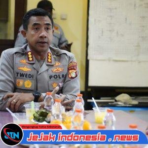 *Kapolres Jakbar Sambangi Warga Jelambar, Perkuat Kolaborasi Cegah Gangguan Kamtibmas*
