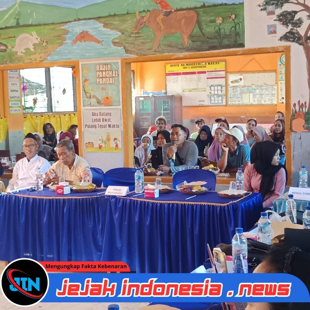 Musyawarah Perhutani dan PTPN XI HGU Benculuk Dengan Masyarakat Dusun Silir Krombang Di Ruang SD 5  Seneporejo,