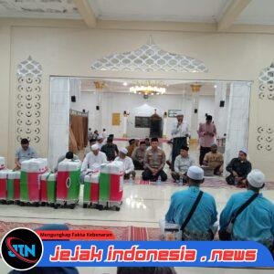 Kapolsek Syamtalira Bayu Lepas 14 Jamaah Haji, Suasana Haru Iringi Keberangkatan ke Banda Aceh