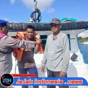 Satpolairud Polresta Banyuwangi Patroli Binmas Perairan Di Kawasan Pelabuhan Rakyat Boom
