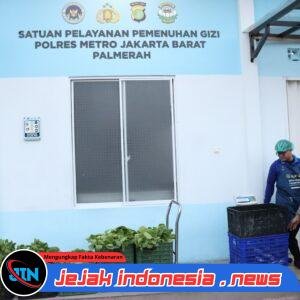 *Polda Metro Jaya Bersama Polres Jakbar Panen Sawi Hidroponik dan Ikan untuk Ribuan Penerima Manfaat SPBG Palmerah*