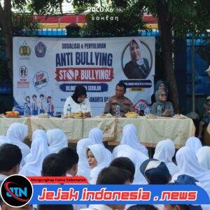 *Polres Jakbar Edukasi Ratusan Siswa SMPN 186 Kalideres tentang Bahaya Bullying dan Kekerasan*