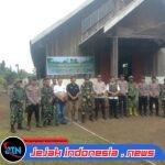 Sinergitas Tanpa Batas, Personel Polres Raja Ampat Ikuti Karya Bakti Serentak HUT Korem 181/PVT
