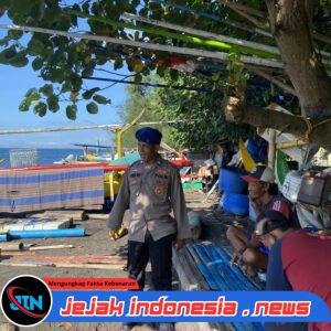 Satpolairud Polresta Banyuwangi Melaksanakan Patroli Dialogis & Pembinaan Penyuluhan Di kawasan Pantai Warujajar